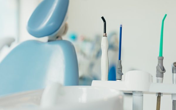 Dentisti prea mulți: Colegiul cere mai puține locuri la buget