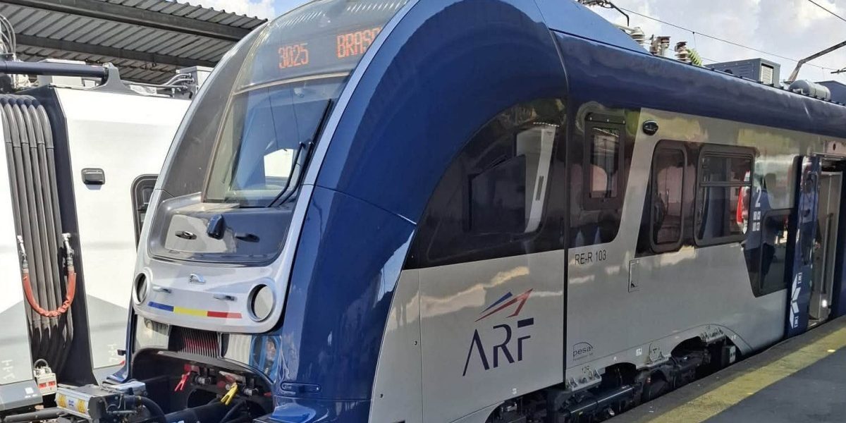 Trenul PESA, un dezastru: O oră întârziere și căldură sufocantă