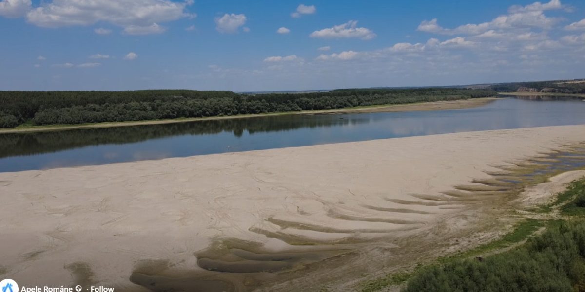 Dunărea, blocată. Bolojan: „Mai avem zile pentru salvare”