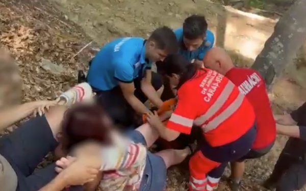 Turistă rănită salvată de jandarmii montani