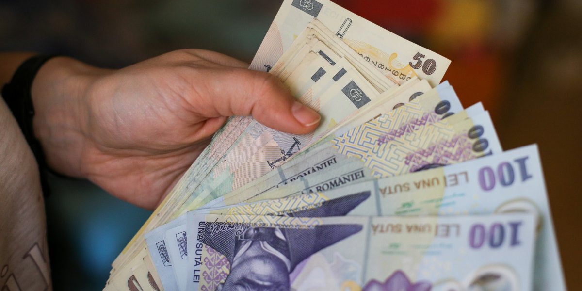 Păun: Poporul plătește nota, statul rămâne obez