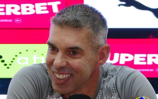 Campos uită numele lui Pușcaș, apoi își cere scuze jenat