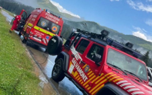 Bătrân rătăcit 8 ore pe traseul spre Moldoveanu. A fost salvat