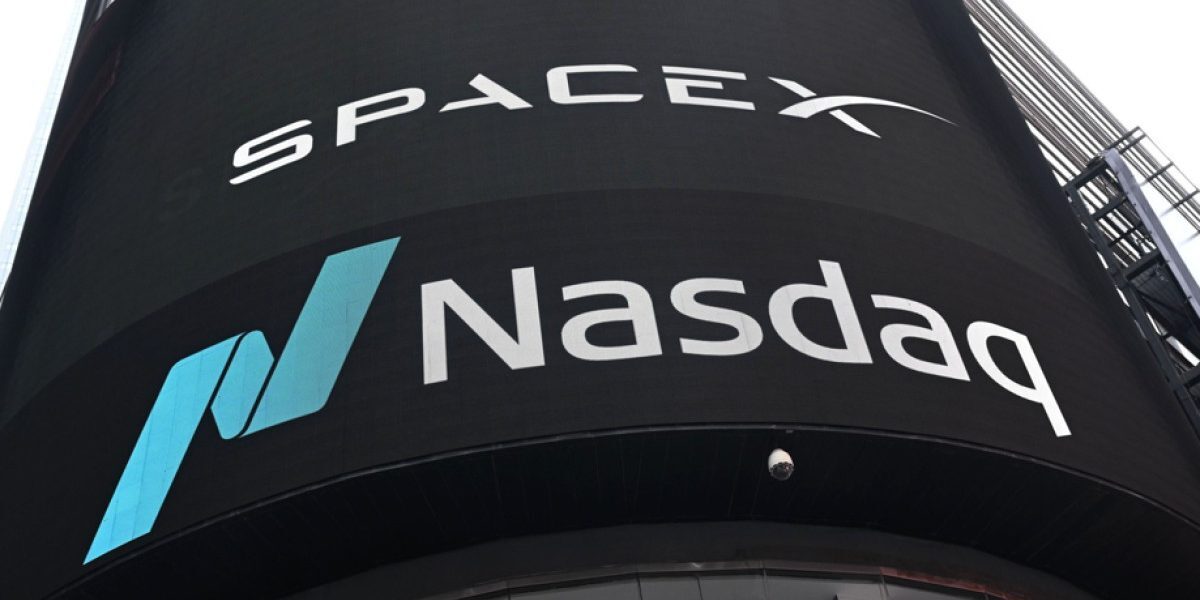 SpaceX în cădere liberă: Investiții AI și sfârșit de restricții vândere
