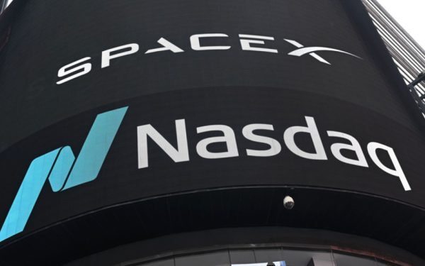 SpaceX în cădere liberă: Investiții AI și sfârșit de restricții vândere