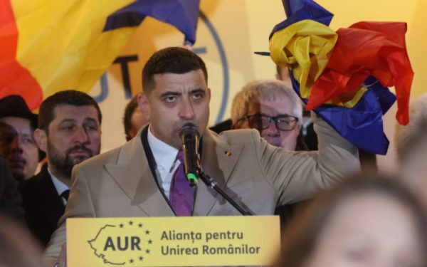 Moldovean, creierul din umbra site-ului AUR anti-președinte