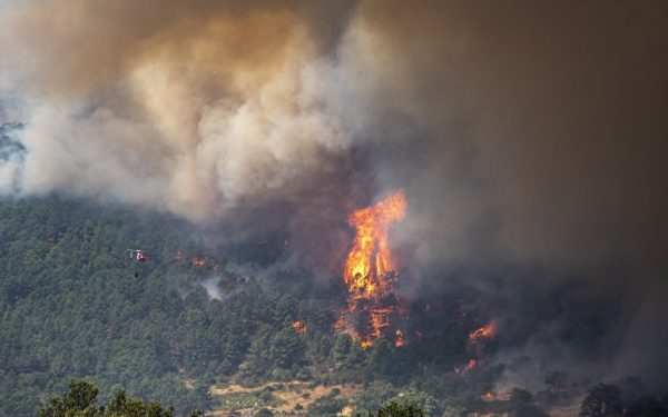 Alertă MAE: Risc incendii cod roșu în Valencia, recomandări vitale