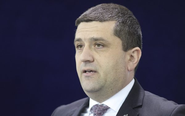 Grindeanu, ironizat de Miruță: „Cu ceasul la mână sau în buzunar”