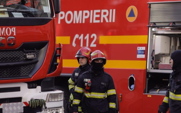 Incendiu la depozit de uleiuri în Constanța, RO-Alert emis
