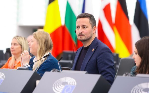 Ștefănuță, către Ungaria: Salvați finanțarea culturii maghiare din Ardeal