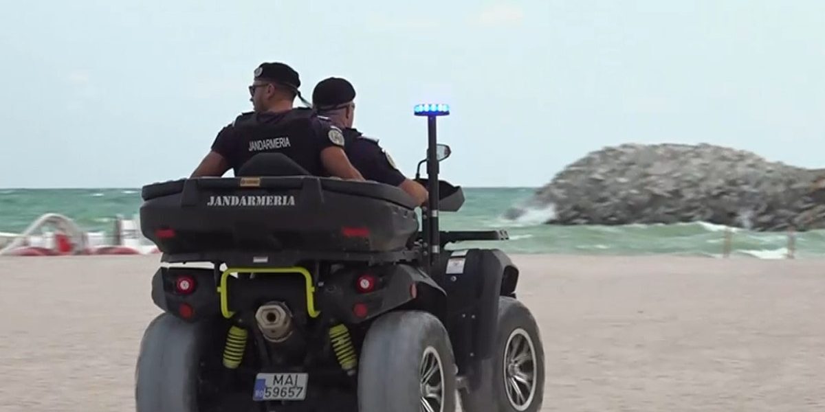 Costinești: Dronele alungă turiștii de pe plajă. „Ne lăsați la mare?”
