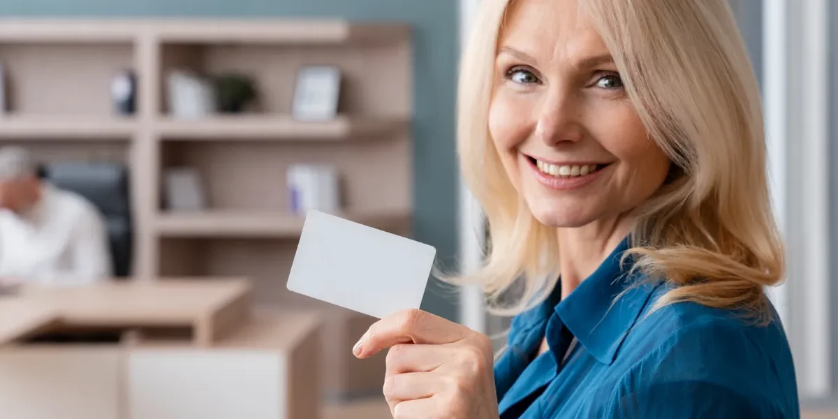 Pensiile pe card: Când intră banii la fiecare bancă din România