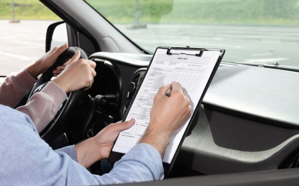 Permisul B: Proba revenită după 20 de ani, examenul se scumpește