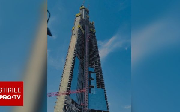 Primul zgârie-nori de 1.000 de metri se ridică, record mondial