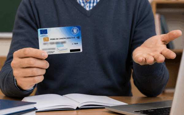 Profesorii primesc 1.500 lei bonus. Perioada de utilizare extinsă