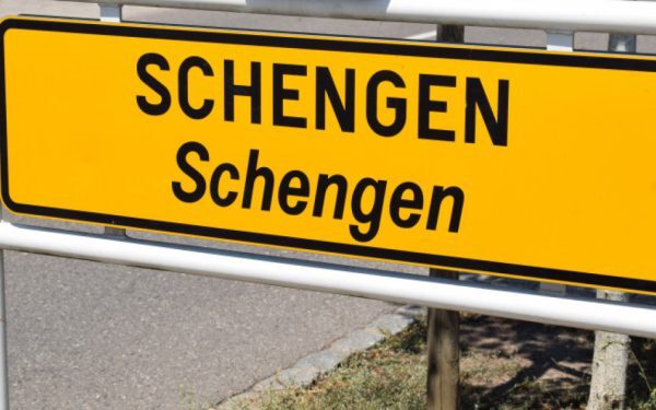 Schengen în fierbere: Spania blochează italienii la graniță