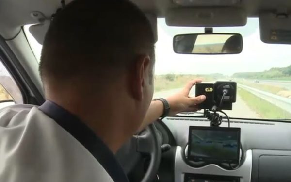 Șofer prins la 172 km/h: Tatăl mușcat de câine, urgență medicală. Ce a zis poliția