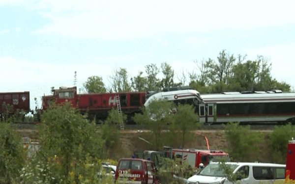 Trenurile s-au ciocnit în Croația. Zeci de răniți în accident
