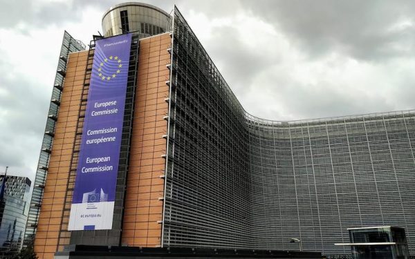 UE, avertisment dur: România, sub presiune pentru legea decarbonizării