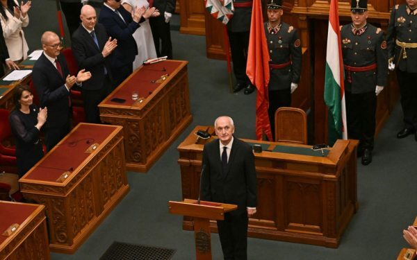 Ungaria: Andras Baka, noul președinte, ales secret de parlamentari