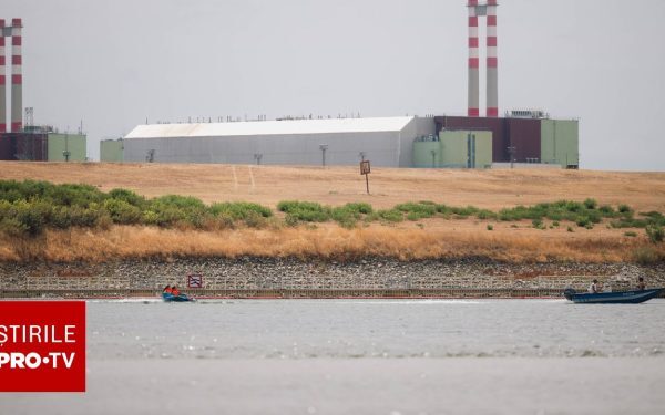 Ungaria: Armata construiește baraj pe Dunăre, barje scufundate pentru centrală nucleară