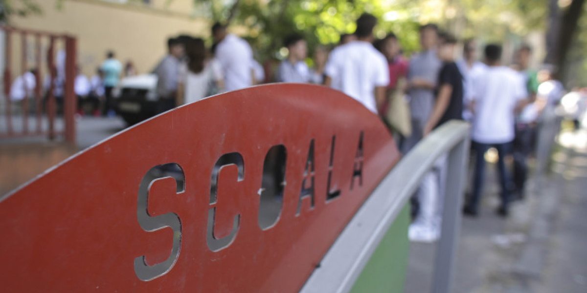 Bolojan, despre burse sociale suspendate: Adevărul despre vacanțe