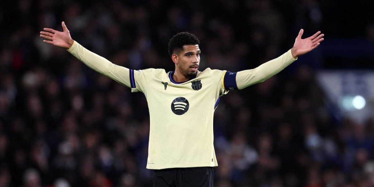 Araujo la Liverpool: Liverpool îl ia pe Araujo