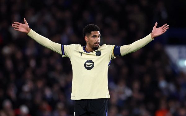Araujo la Liverpool: Liverpool îl ia pe Araujo