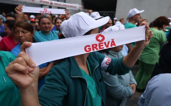 Greva în Sănătate: Sute de operații amânate, proteste de stradă în curând
