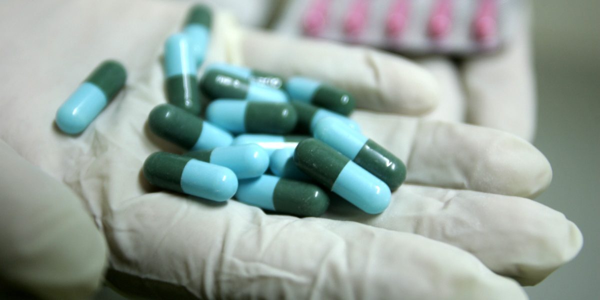 Fabricile de medicamente: Fără curent, riscăm lipsa medicamentelor în România