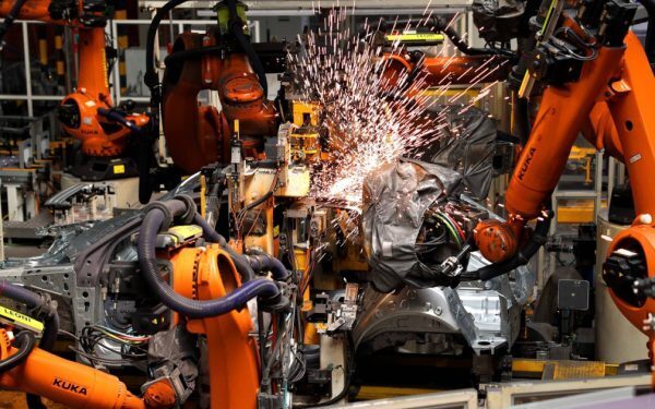 Roboții din China: Revoluție sau șomaj masiv