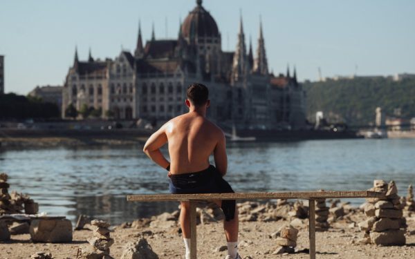Budapesta în fierbere: Căldură record, Ungaria spre 42°C, apă strictă