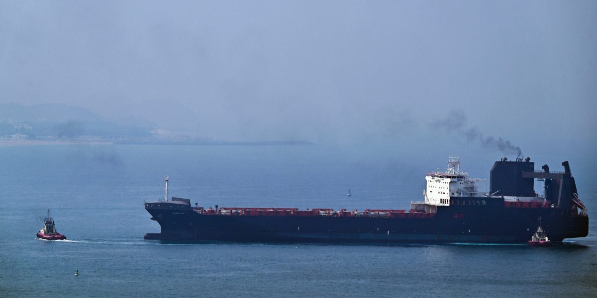 SUA blochează Iranul: Sancțiuni noi pentru AUR și transport