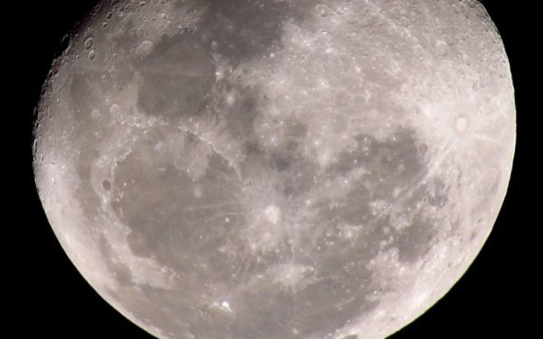 SpaceX pe Lună: Racheta s-a prăbușit deja. Primele imagini în curând
