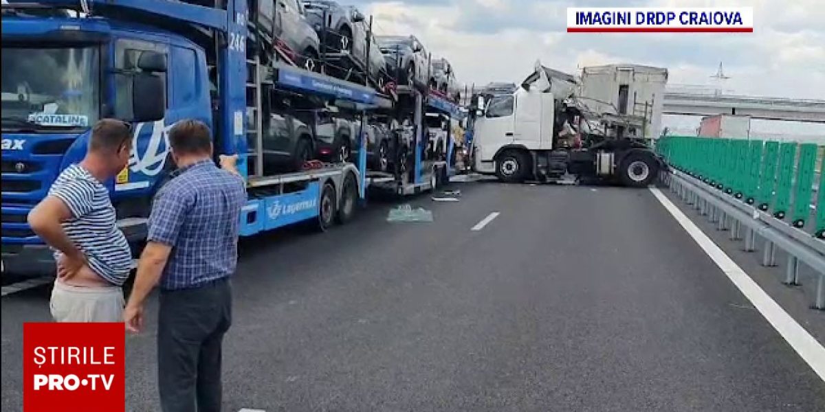 Accident grav: Două trailere, lovite de un TIR neatent pe drum expres