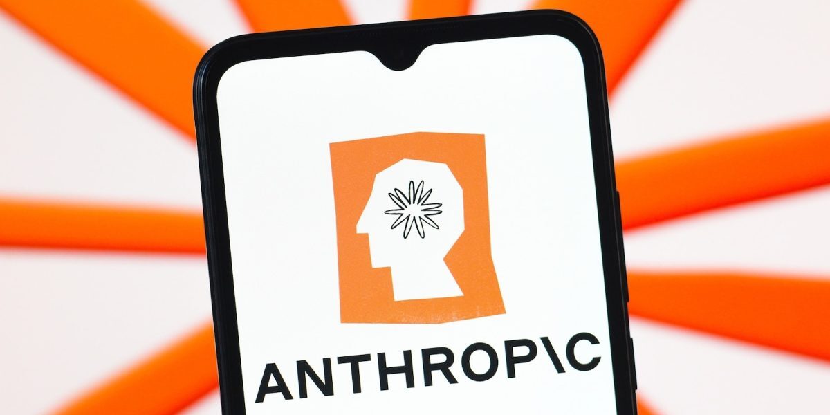 AI au păcălit oamenii cu identități false în atacuri cibernetice
