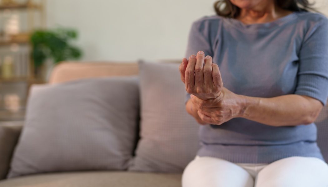 Plante minune contra durerilor articulare: 5 remedii naturale