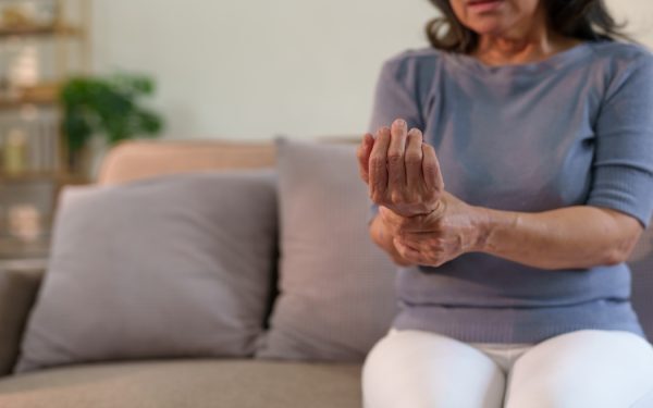 Plante minune contra durerilor articulare: 5 remedii naturale