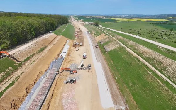 CAB: Contract AUTOSTRĂZII A8, blocat!
