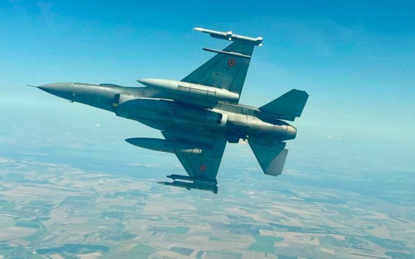 Țintă aeriană în spațiul României. F-16 românești, în misiune