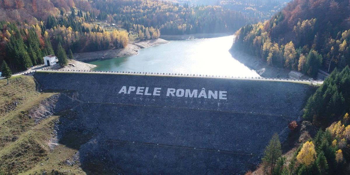 Secetă! 70% din lacuri, sub nivelul normal. Peste 180 de localități, cu restricții