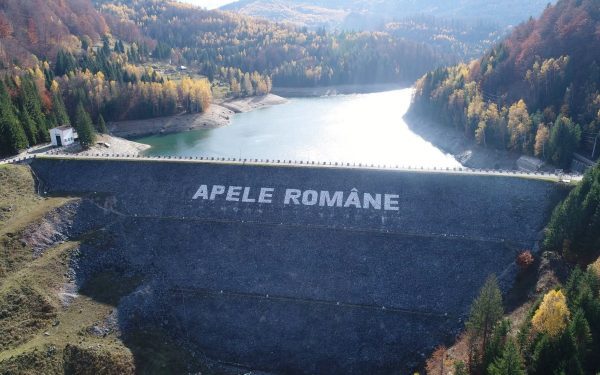 Secetă! 70% din lacuri, sub nivelul normal. Peste 180 de localități, cu restricții
