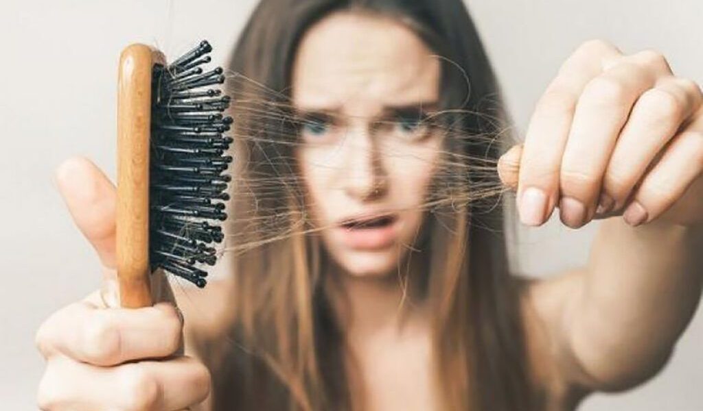 7 semne că-ți lipsește proteina: păr, mușchi și imunitate afectate