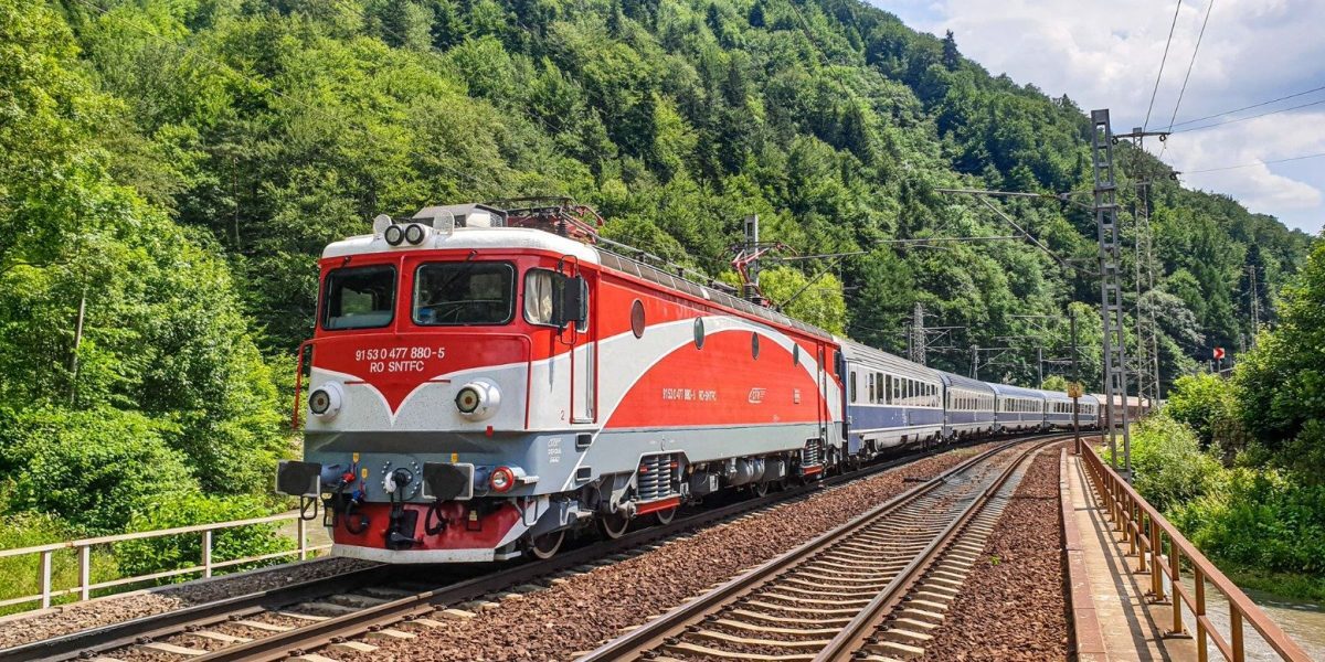 Cluj-Oradea: Locomotive diesel pe noua cale electrificată? Bani PNRR în pericol