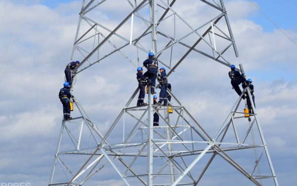 Guvernul deschide porțile: Peste 400 de posturi la Transgaz, Transelectrica, Hidroelectrica