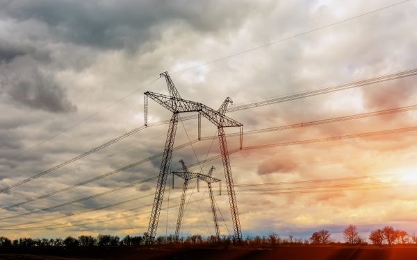 Guvernul pregătește tăieri obligatorii de curent industrial