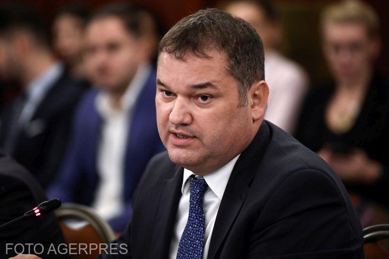 Statul interzice consilierii locali. Consiliile se golesc?