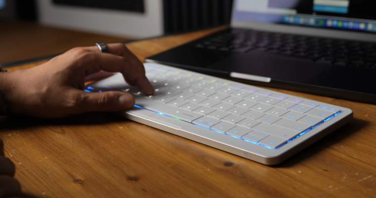 Clevetura CLVX S: Tastatura Apple ar fi visat-o