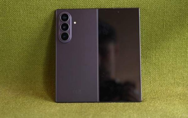 Samsung Fold8 Ultra: 7 generații într-un singur smartphone revoluționar