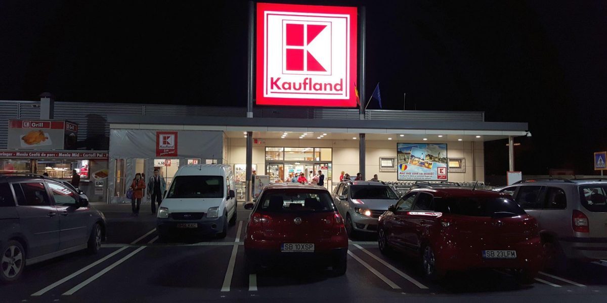 Kaufland vinde parcări: afacere nouă pe piața imobiliară